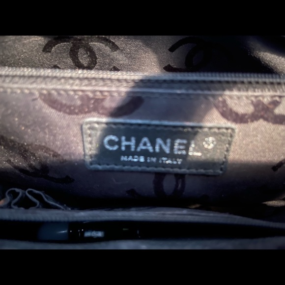 WANT TO TRADE FOR A LOUIS VUITTON CROSSBODY PRISTINE HANDBAG 🌸🩷🌷 - Picture 5 of 7